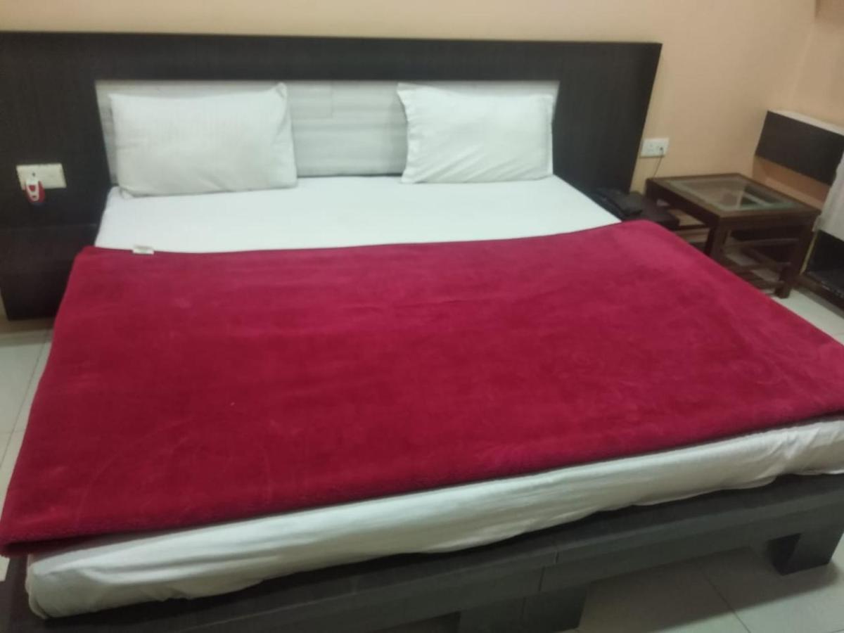 Negi'S Grand By Wb Hotels Kanpur Exterior foto
